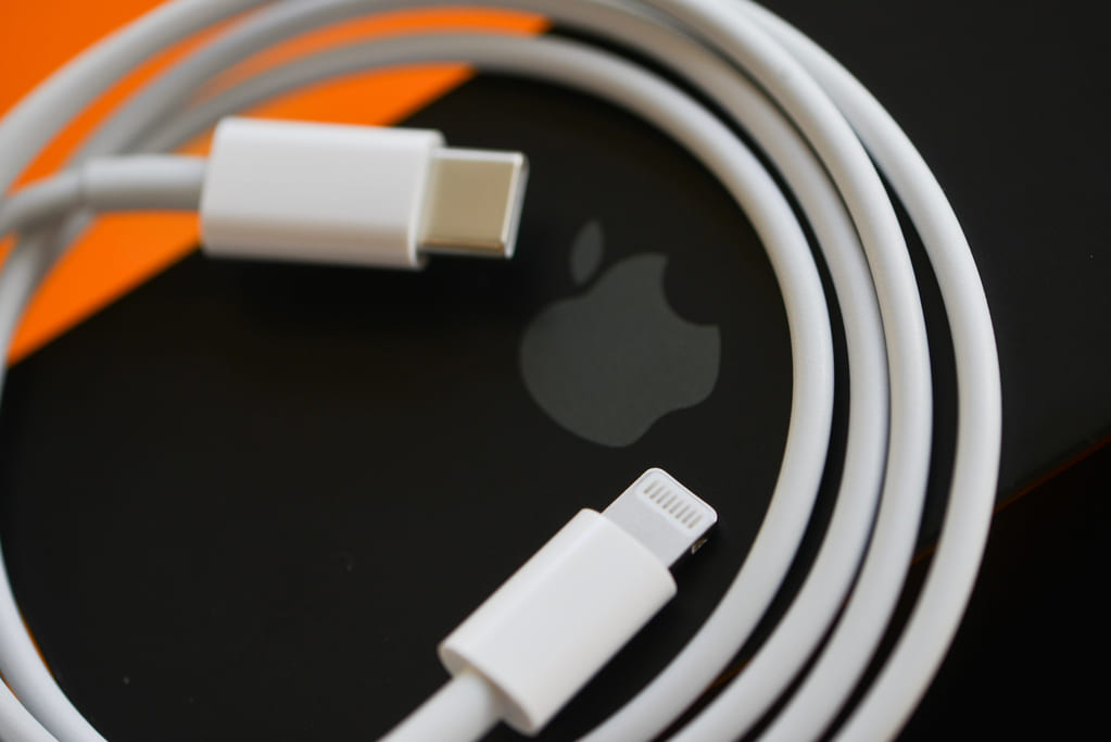 Nuevo cable de carga rápida tipo USB-C a Lightning con iPhone