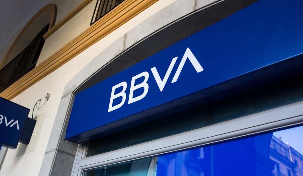 Barcelona, España - 12 de enero de 2019: Logo del Banco BBVA.